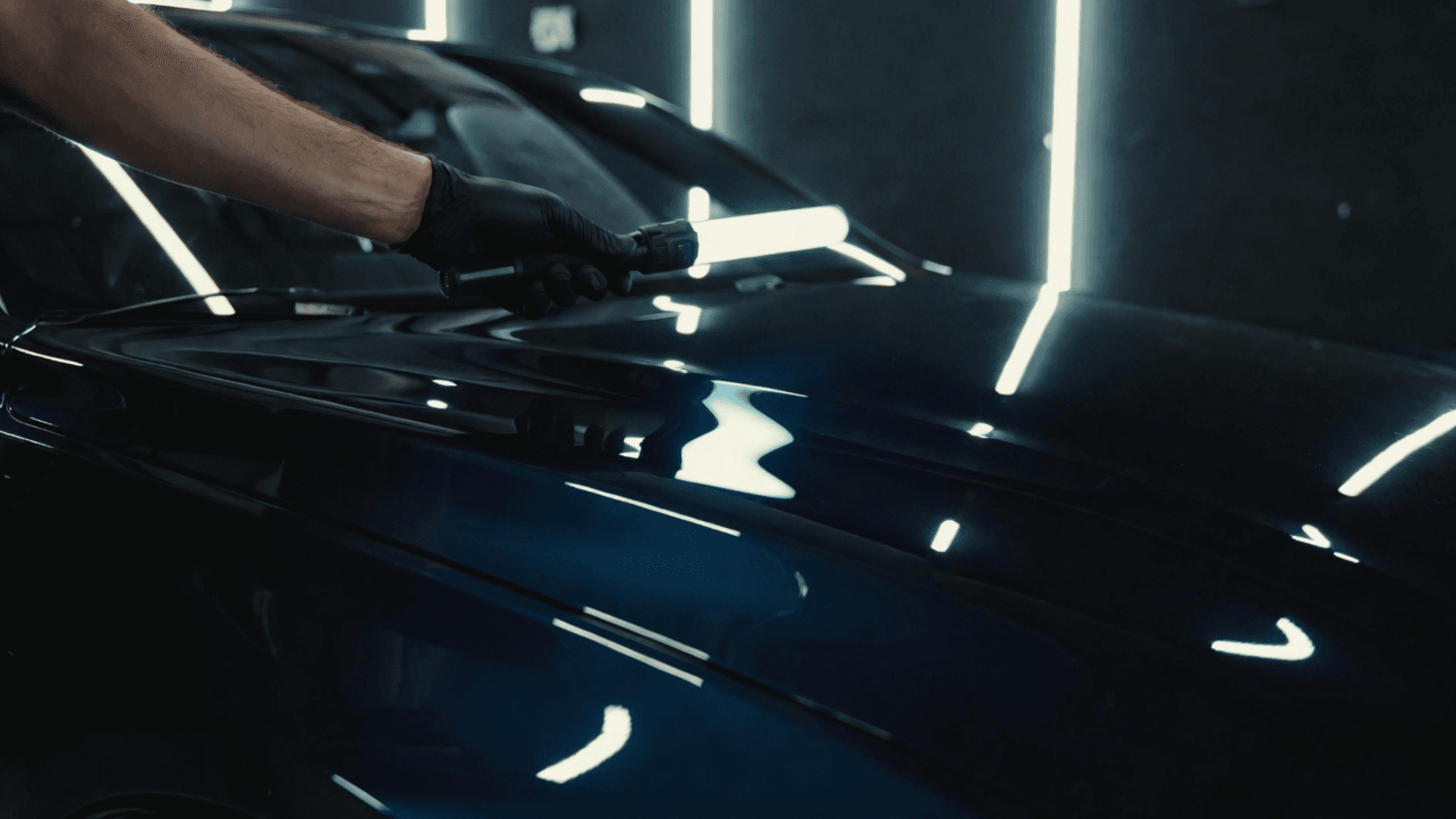 Analyse des Fahrzeugzustands vor der Aufbereitung bei Funkelgarage in Bayreuth